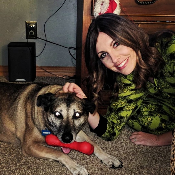 Meet your Posher, Megan - Picture 2 of 8